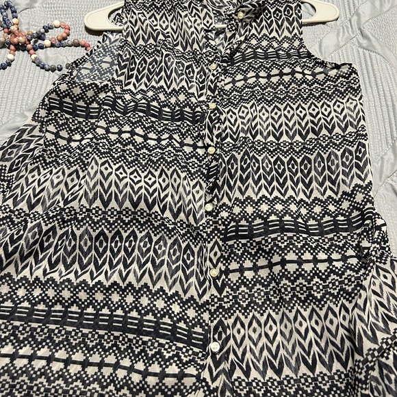 Large lightweight Brouse from sweet pea - Picture 3 of 8